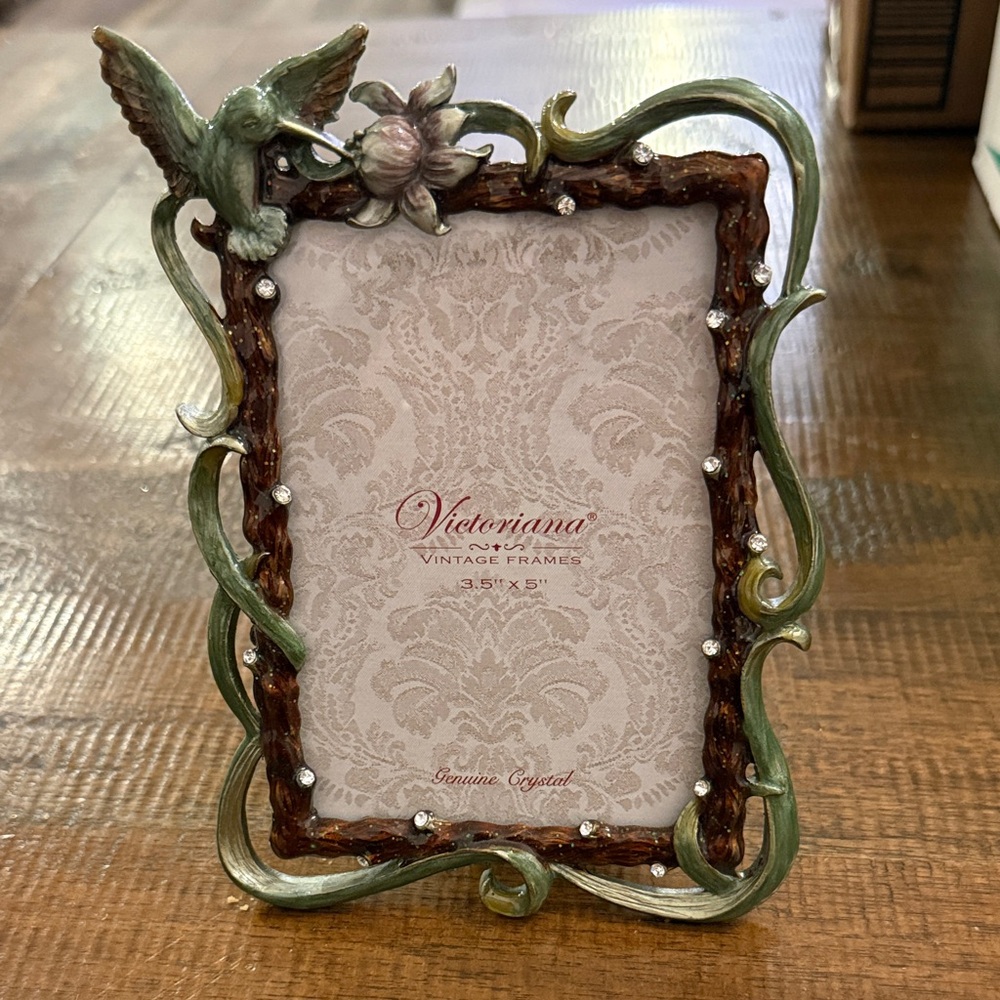 Victoriana vintage frames hummingbird 3 1/2“ x 5“